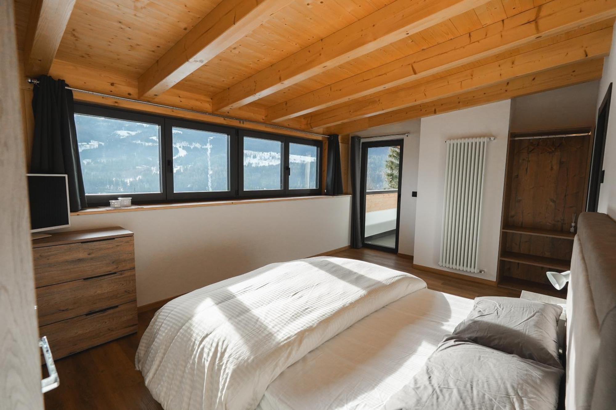 Mountain Deluxe 27 Apartments Con Wellness Cavalese Exterior photo